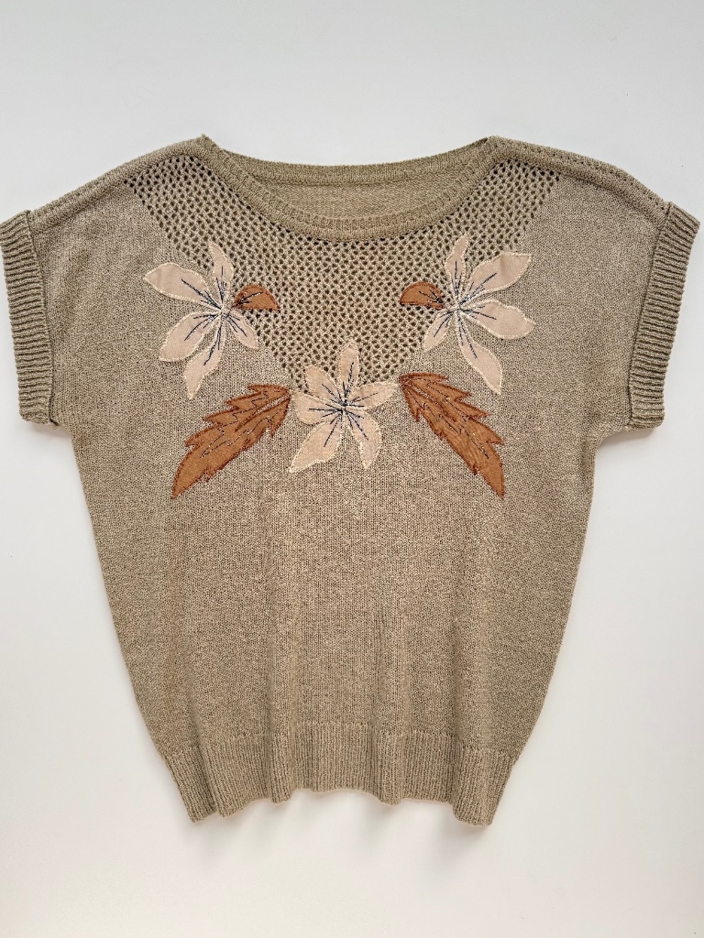 Vintage Style Knit Top Floral Appliqué Oatmeal Cap Sleeve Cottagecore Boho Small